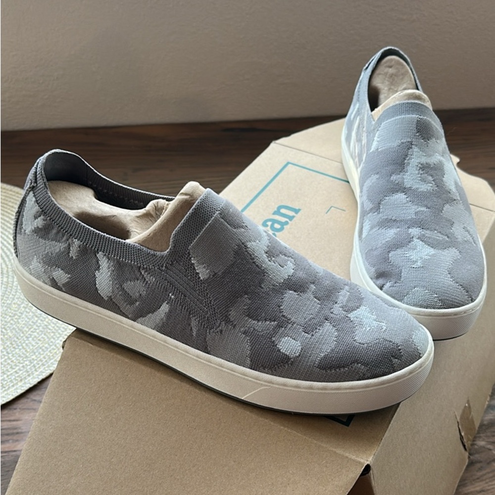L.L. Bean Gray Camo Slip-On Loafers - Picture 5 of 9